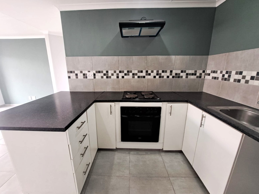 To Let 2 Bedroom Property for Rent in Ferndale Western Cape